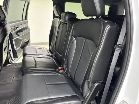 Used 2024 Jeep Wagoneer L Series II w/ Flexible Seating Group AWD/4WD image 2