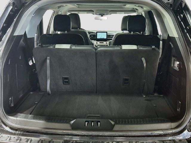 Used 2021 Ford Explorer XLT w/ XLT Sport Appearance Package AWD/4WD image 24