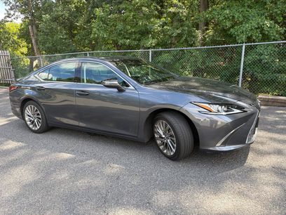 Used 2023 Lexus ES 300h w/ Accessory Package (Z2)