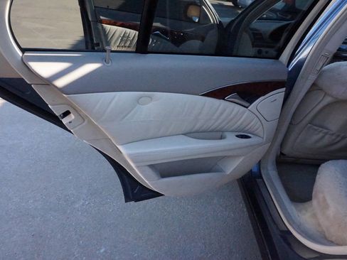 Used 2004 Mercedes-Benz E 500 4MATIC Wagon image 11