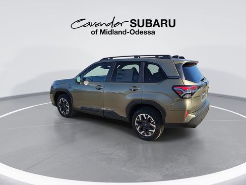 Used 2025 Subaru Forester Premium image 6
