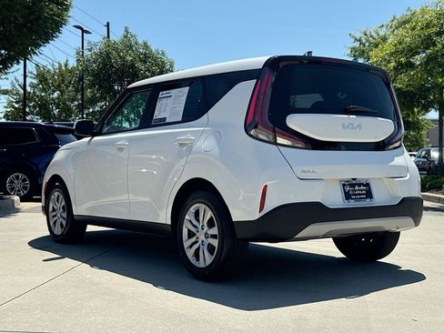 Used 2025 Kia Soul LX FWD image 6