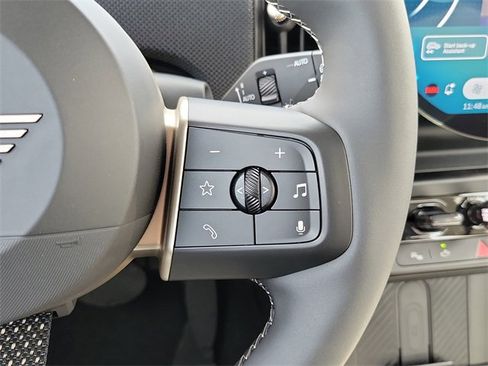 Used 2025 MINI Cooper 2-Door Hardtop image 18