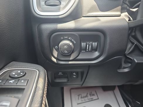 Used 2023 RAM 1500 Laramie AWD/4WD image 34