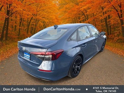 Used 2025 Honda Civic Sport image 4