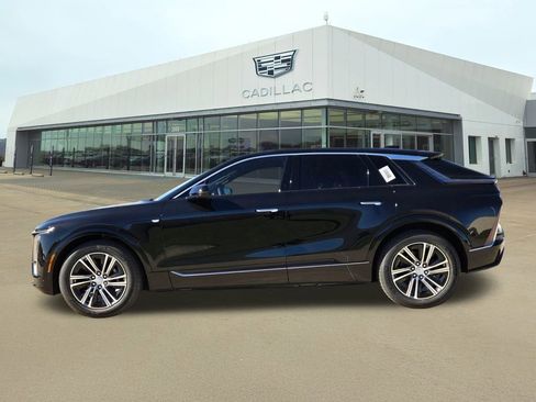 New 2026 Cadillac Lyriq Luxury image 3