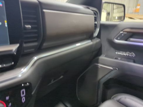 Used 2024 Chevrolet Silverado 1500 High Country image 22