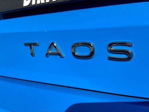 Certified 2024 Volkswagen Taos SE image 7