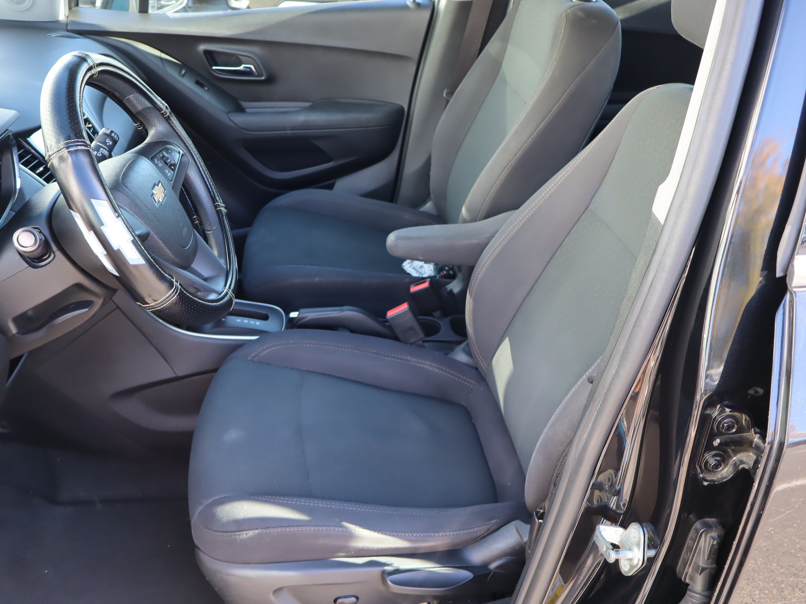 Used 2018 Chevrolet Trax LS FWD image 16