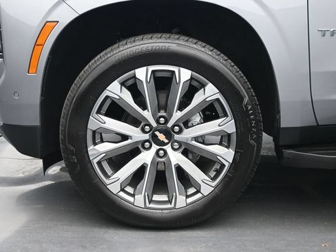 Used 2025 Chevrolet Tahoe High Country AWD/4WD image 23