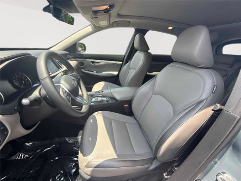 Certified 2025 INFINITI QX50 Luxe AWD/4WD image 11