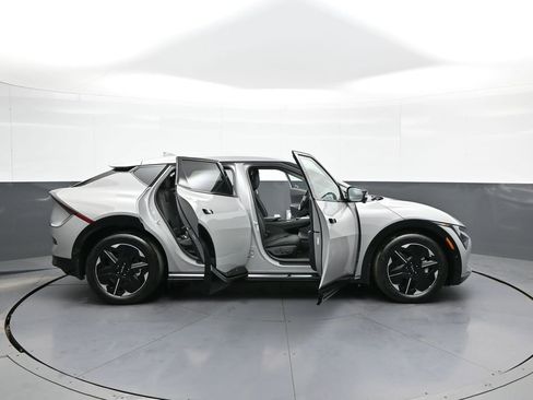 New 2025 Kia EV6 Wind image 43