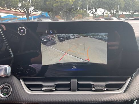 Used 2025 Chevrolet Equinox LT FWD image 29