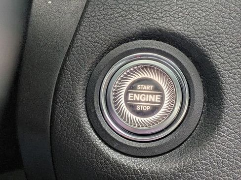 Used 2019 Mercedes-Benz C 300 Sedan image 25
