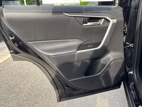 Used 2025 Toyota RAV4 XLE AWD/4WD image 43