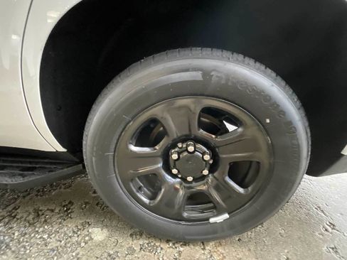 Used 2022 Chevrolet Tahoe 2WD w/ Remote Keyless Entry Package image 31