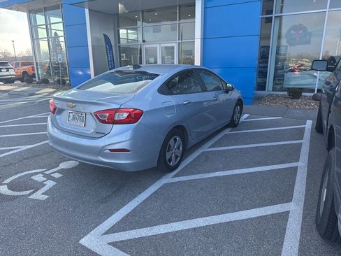 Used 2017 Chevrolet Cruze LS image 4