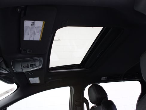 Certified 2025 Toyota Sienna XLE Woodland Edition AWD/4WD image 27