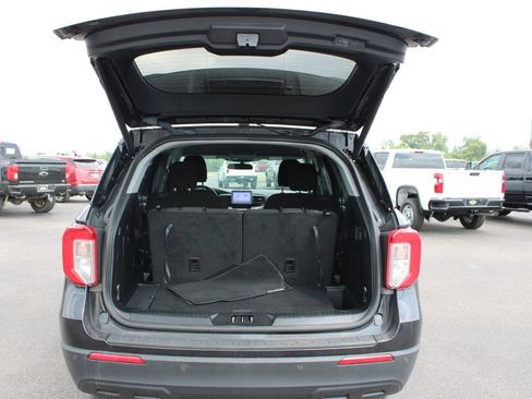 Used 2023 Ford Explorer XLT AWD/4WD image 13
