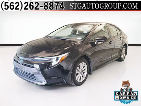 Used 2025 Toyota Corolla LE w/ LE Premium Package FWD image 1