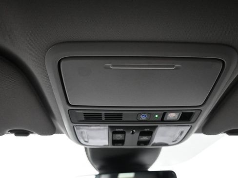 Certified 2024 Honda Odyssey Touring image 17