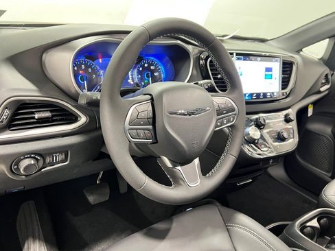 New 2026 Chrysler Voyager LX image 11