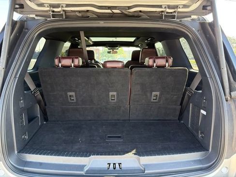Used 2024 Ford Expedition Limited AWD/4WD image 8