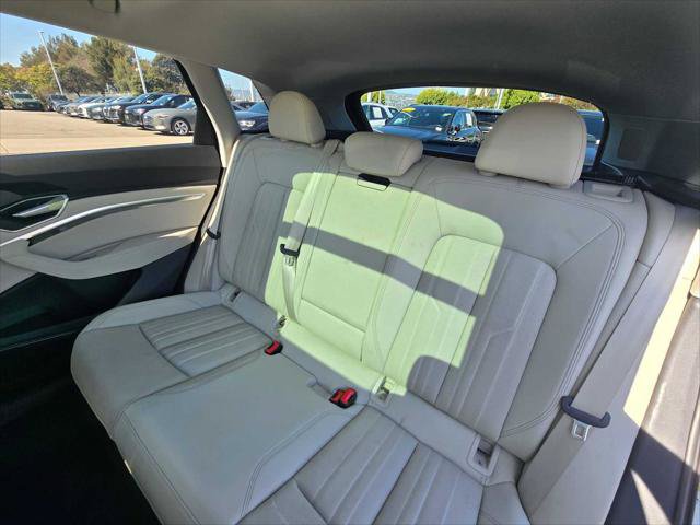 Used 2024 Audi Q8 e-tron Premium Plus w/ Premium Plus Package AWD/4WD image 17