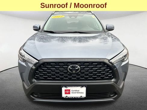 Certified 2023 Toyota Corolla Cross LE w/ Moonroof Package image 4