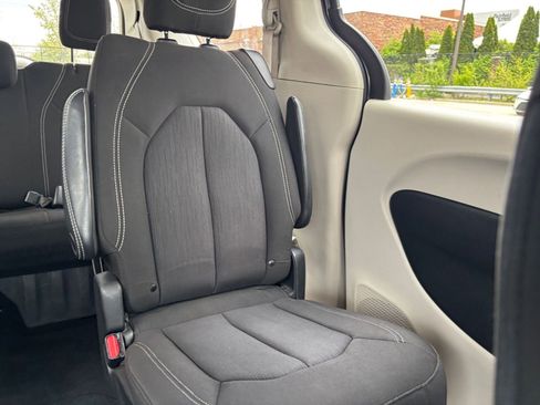 Used 2023 Chrysler Voyager LX FWD image 36