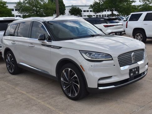 Used 2023 Lincoln Aviator Reserve w/ Equipment Group 201A AWD/4WD image 4