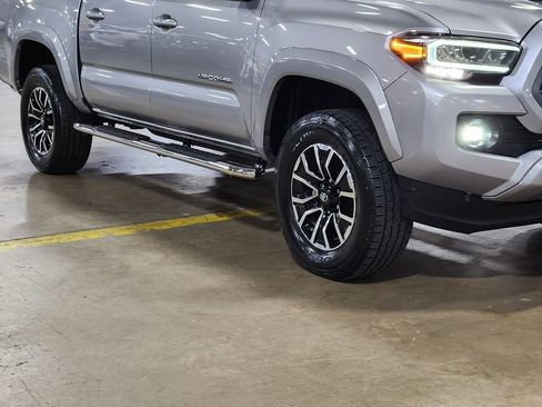 Used 2020 Toyota Tacoma TRD Sport w/ Technology Package RWD image 16
