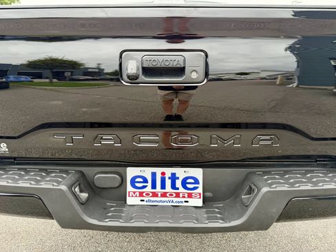 Used 2023 Toyota Tacoma SR5 w/ SR5 Appearance Package RWD image 24