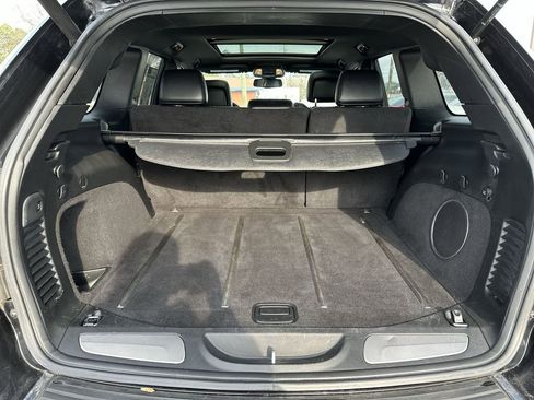 Used 2015 Jeep Grand Cherokee Limited w/ Luxury Group II image 23