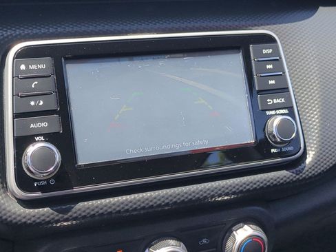 Certified 2021 Nissan Kicks S FWD image 17