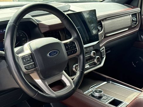 Used 2024 Ford Expedition Limited RWD image 19