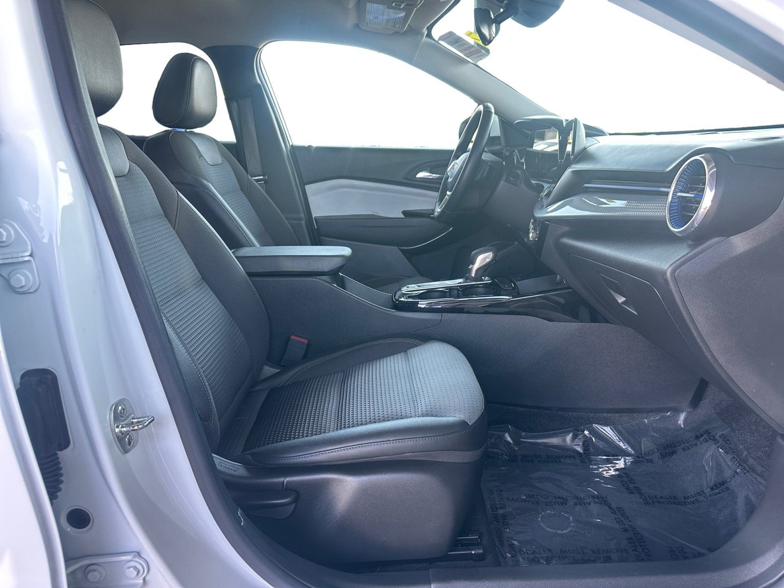 Used 2024 Chevrolet Trax LT w/ Driver Confidence Package FWD image 15