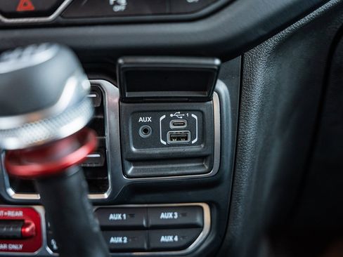 Used 2024 Jeep Wrangler Unlimited Rubicon w/ Technology Group image 34