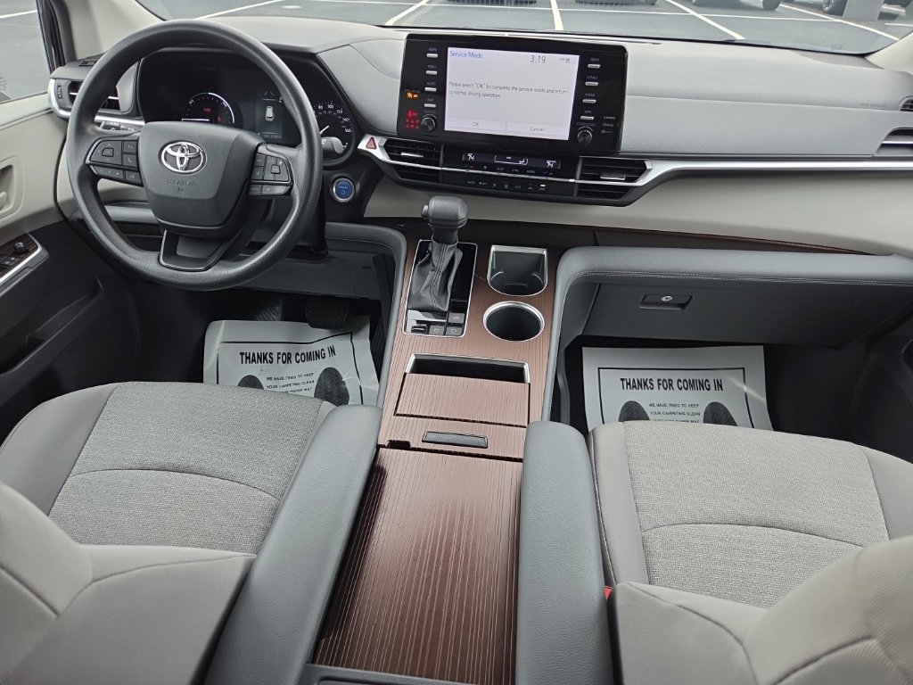 Certified 2024 Toyota Sienna LE AWD/4WD image 19