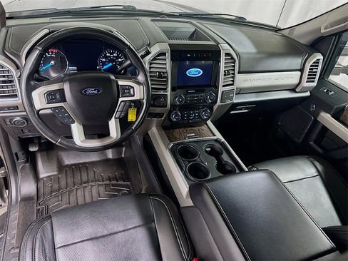 Used 2017 Ford F350 Lariat image 11