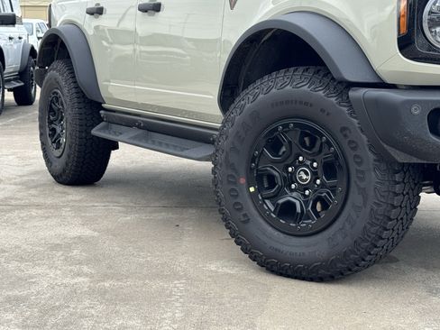 New 2026 Ford Bronco Badlands AWD/4WD image 3
