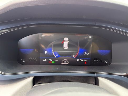 Used 2023 Volkswagen Taos SE w/ Panoramic Sunroof Package image 14