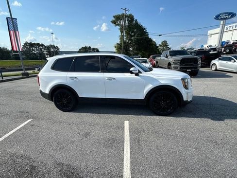 Used 2021 Kia Telluride SX w/ Towing Package FWD image 5