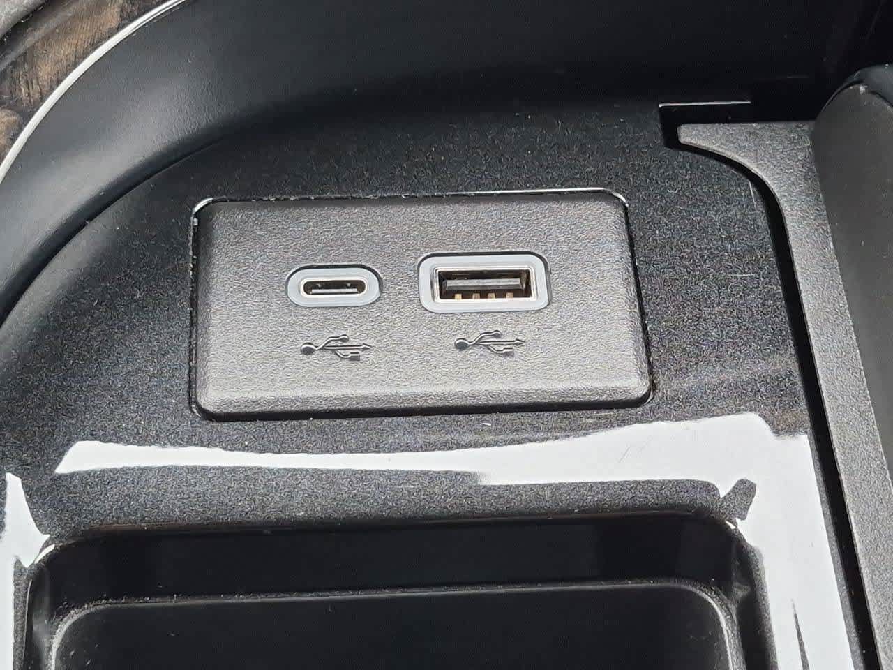 Used 2024 Cadillac Escalade Premium Luxury w/ LPO, Floor Liner Package AWD/4WD image 35
