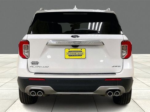 Certified 2022 Ford Explorer Platinum w/ Equipment Group 601A image 4