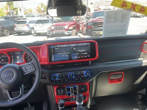 Used 2026 Jeep Wrangler Unlimited Rubicon AWD/4WD image 22