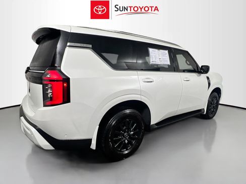Used 2026 Nissan Armada SV AWD/4WD image 4