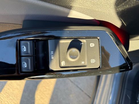 Used 2023 Volkswagen ID.4 Pro S image 24