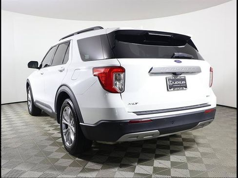 Used 2020 Ford Explorer XLT w/ Equipment Group 202A RWD image 4