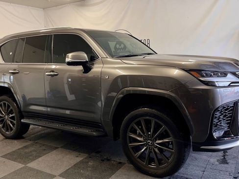 Used 2024 Lexus LX 600 F Sport image 2